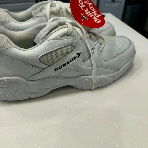 Athletic_Shoes